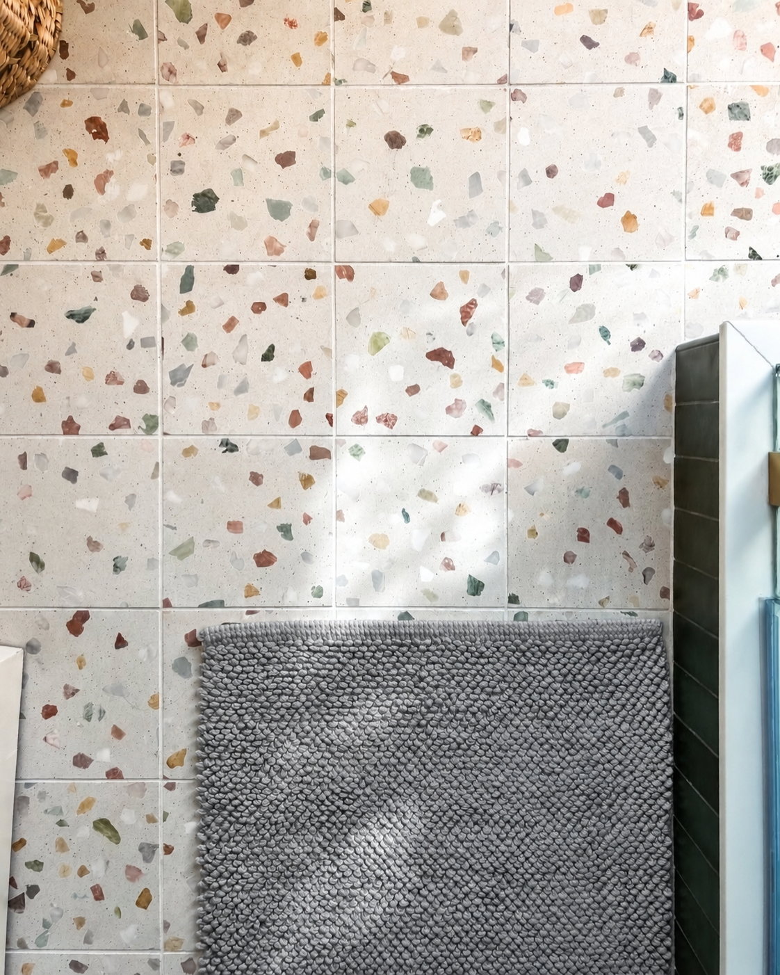 Hoàn thiện bậc cầu thang ốp terrazzo